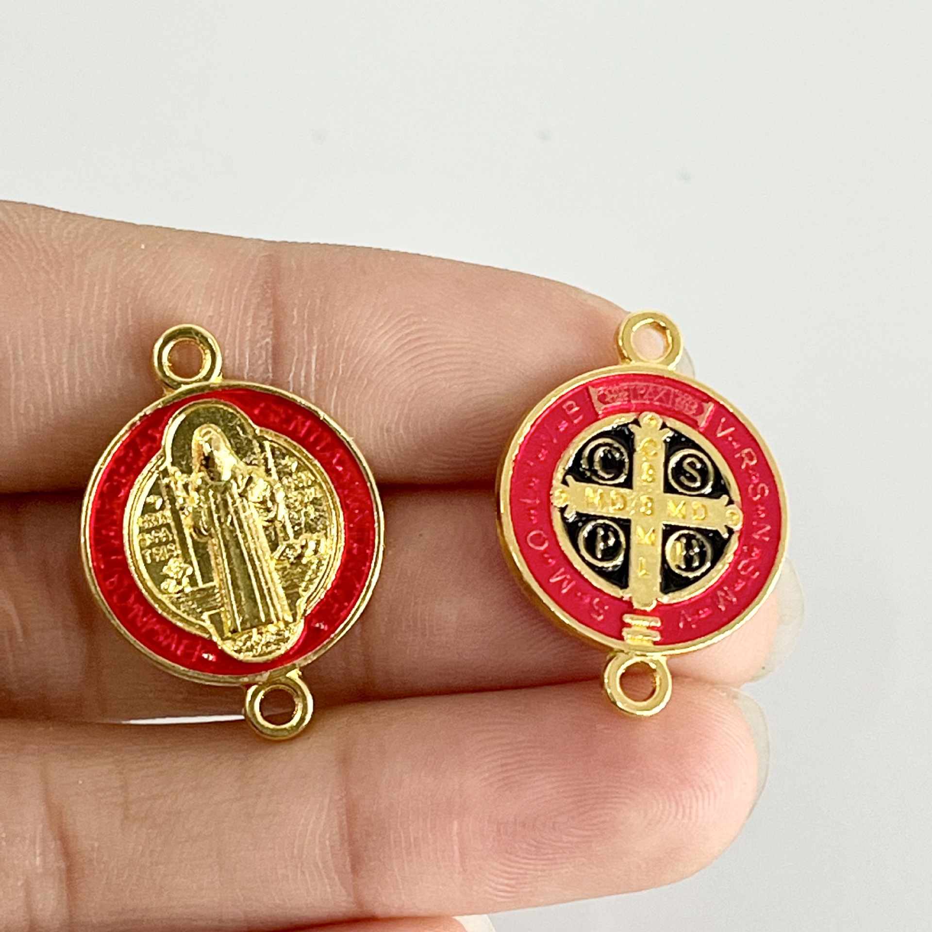 Accesorios de joyería de aleación de bricolaje Colgante de cruz de plata retro Pulsera Collar Pendientes Decoración de ropa Colgante