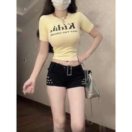夏季牛仔铆钉短裤超短裤新款低腰辣妹弹力黑色网红显瘦短款热裤子