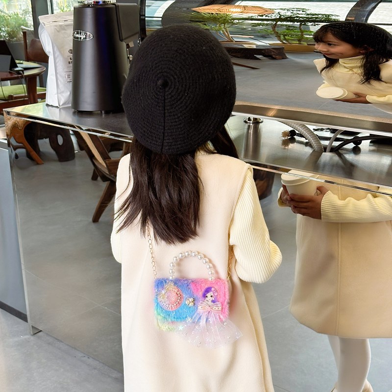 2025 nueva pequeña bolsa de niños de viento de fragancia, mini bolso de perlas, lindos bebés princesas bolso de hombro de peluche