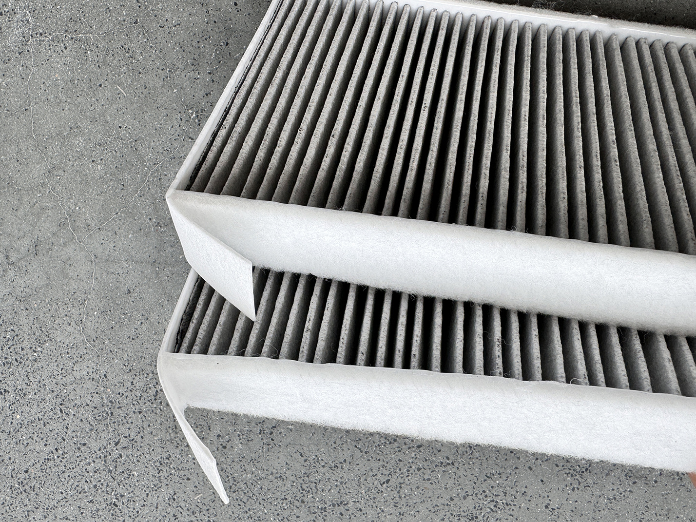 Suitable for Tesla Model 3/Re-New 3Y/Y Air Conditioning Filter Element 1813371-00-B Activated Carbon Air Conditioning Filter