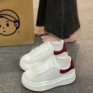 小白鞋女2025夏季爆款百搭厚底小个子增高鞋皮面运动休闲松糕板鞋