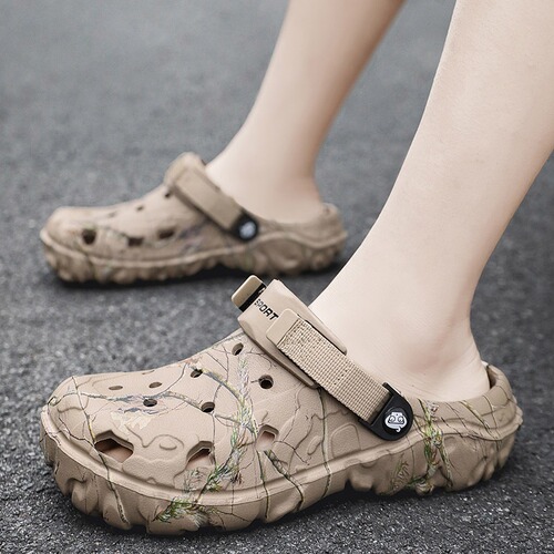 Hole Shoes 2025 Summer New Breathable Soft Sole Sports Beach Shoes Cross-border Leisure Two-Wear Trend 9527 Slides