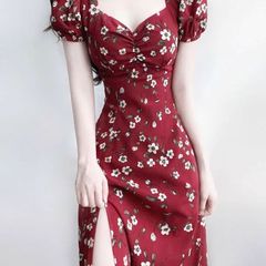红色碎花连衣裙女2025春夏新款高级感法式泡泡袖开叉方领气质长裙