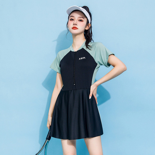 Plus-size women's conservative belly-hiding, slimming one-piece swimsuit for swimming and hot springs, swimsuit factory women's clothing