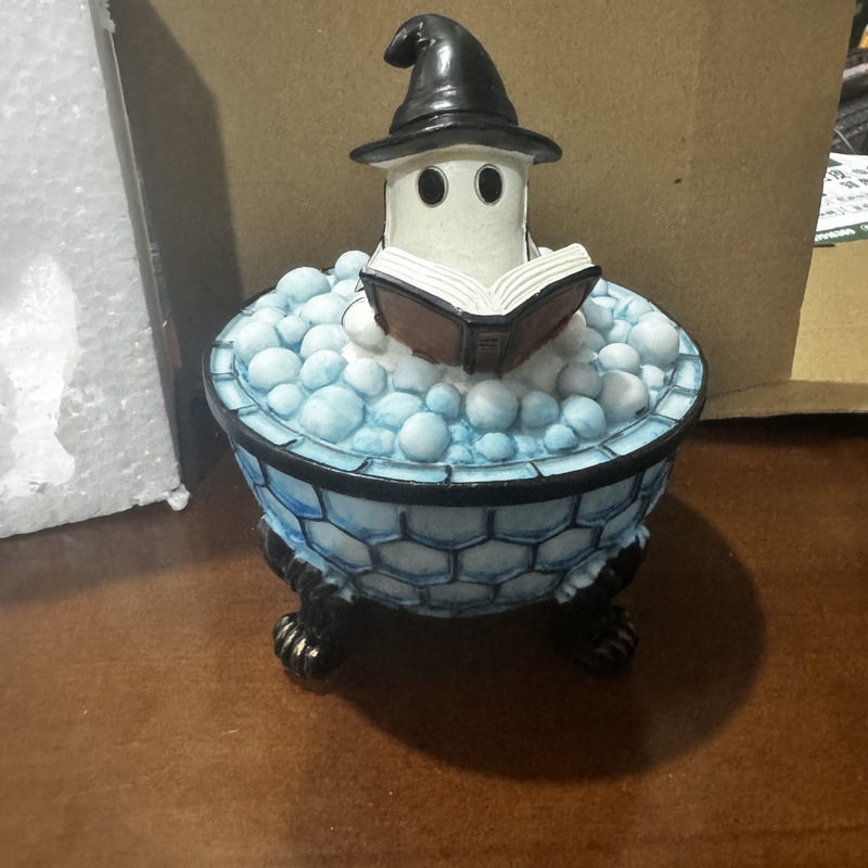 新品Ghost Reading Book Lamp万圣节幽灵鬼读书灯树脂工艺品摆件|undefined