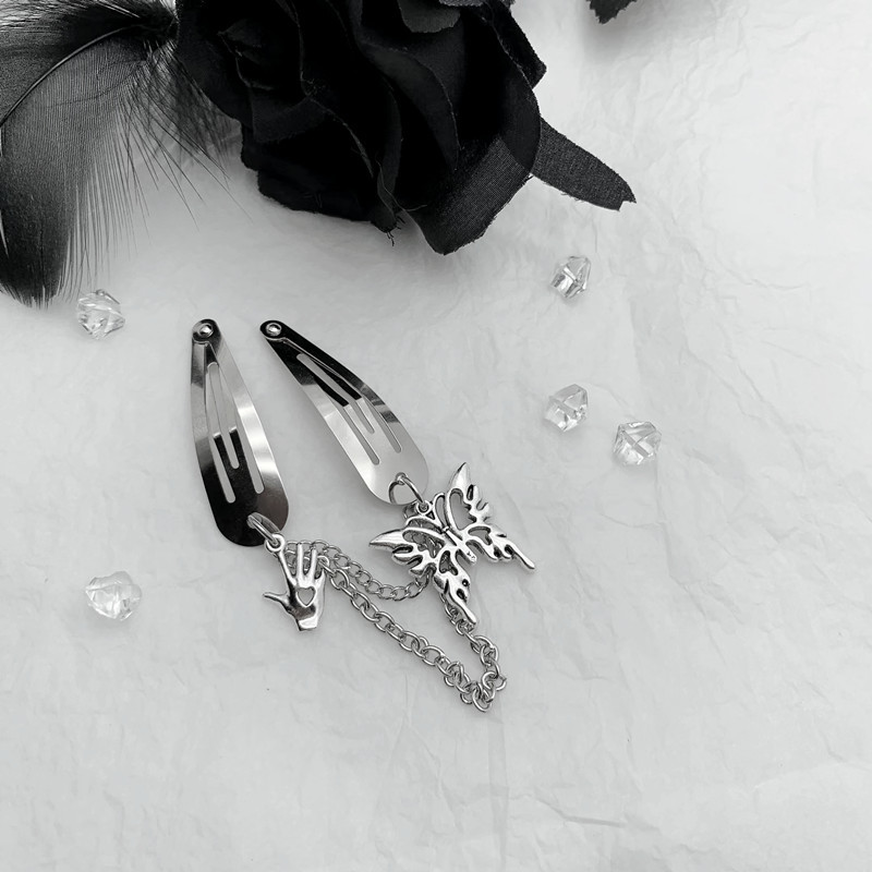 IG Style Streetwear Women's Cross Heart Shape Butterfly Alloy Charm Hair Clips display picture 4