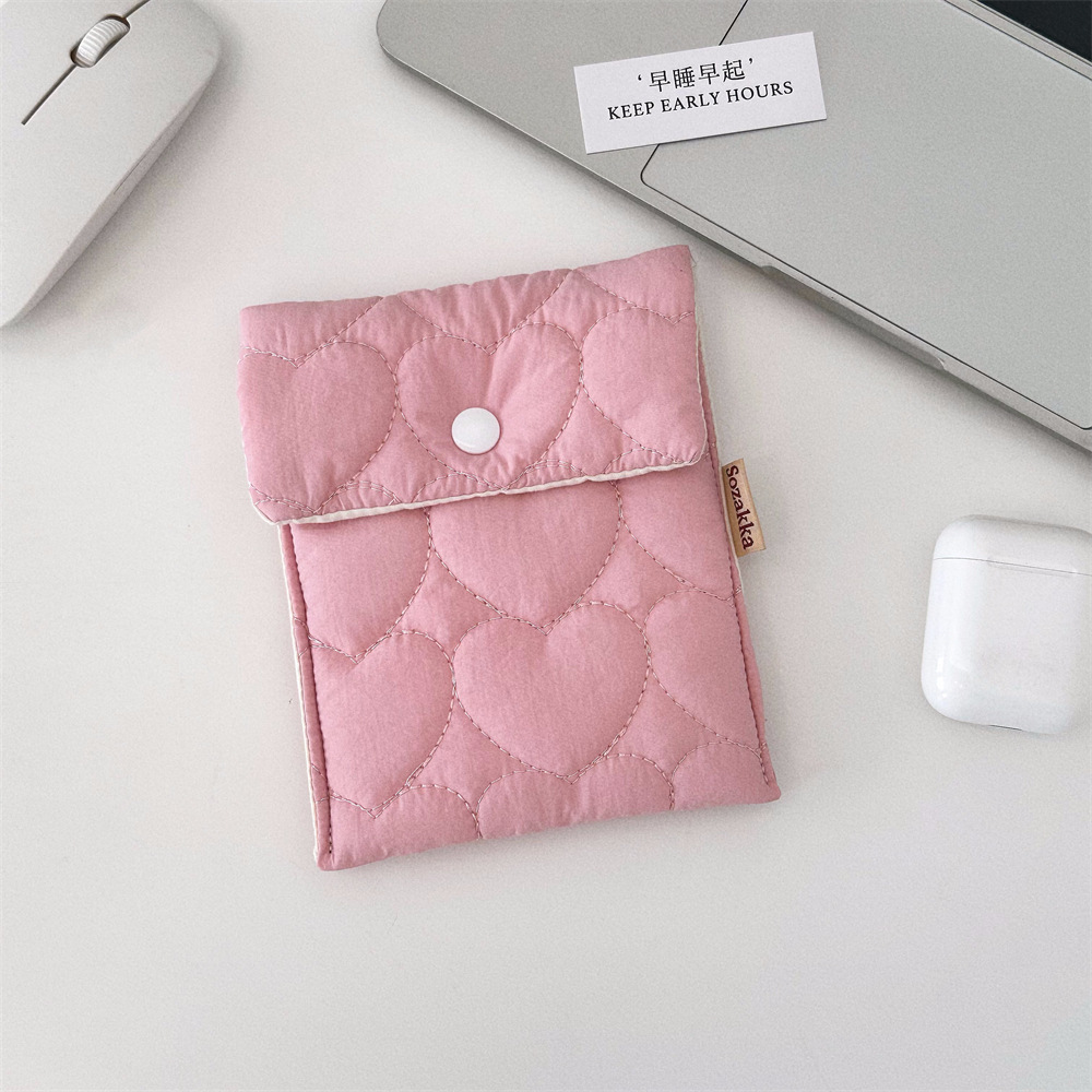 Heart-shaped powder hygiene kit
