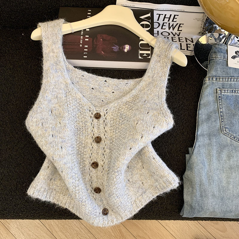 Spring-style hollowed-out V-neck knitted vest for women, suitable for layering, short sleeveless top, sweater cardigan
