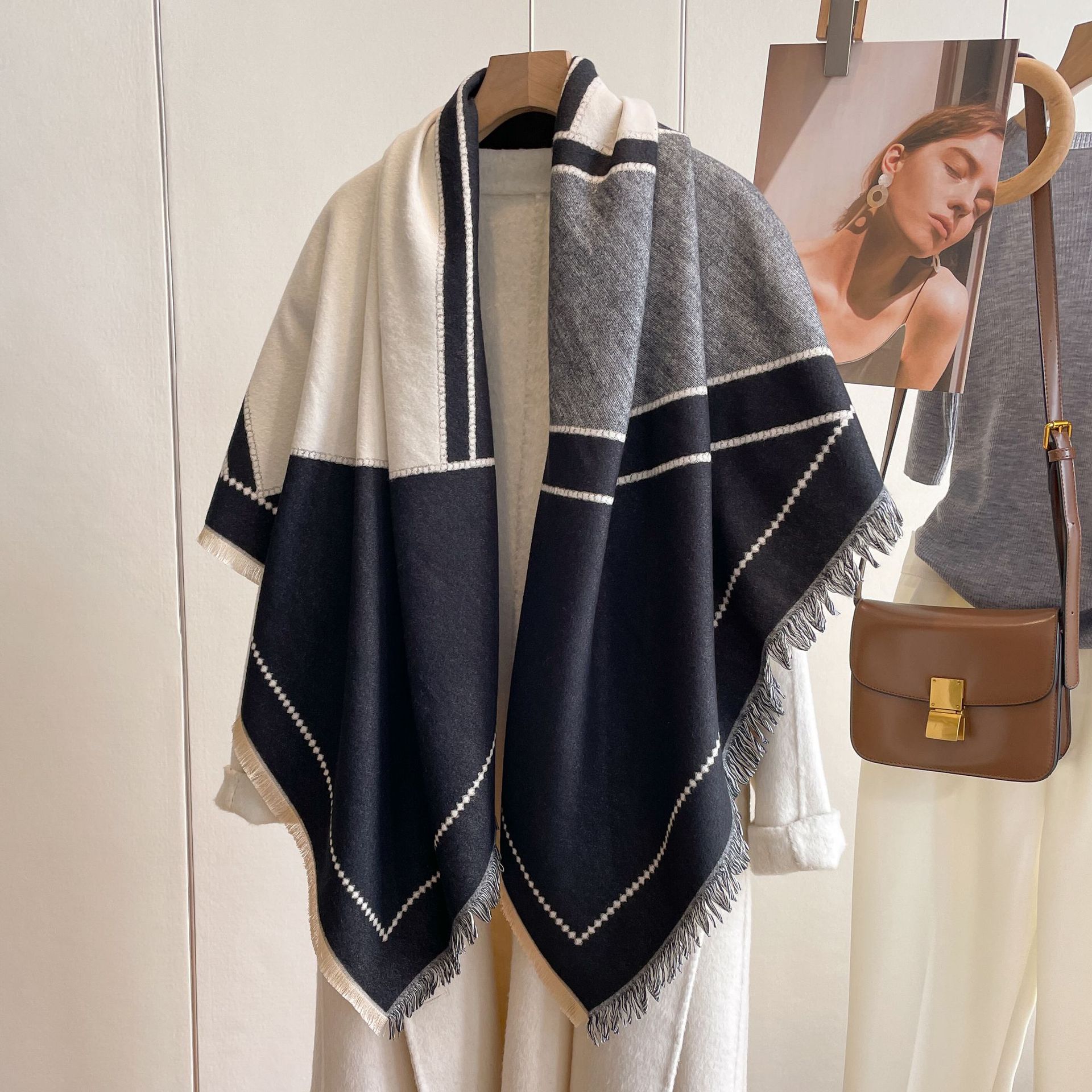 Dongdaemun estilo coreano bufanda de Cachemira a juego de colores de moda para mujer Otoño e Invierno engrosada bufanda cálida borla de cuatro lados bufanda cuadrada grande