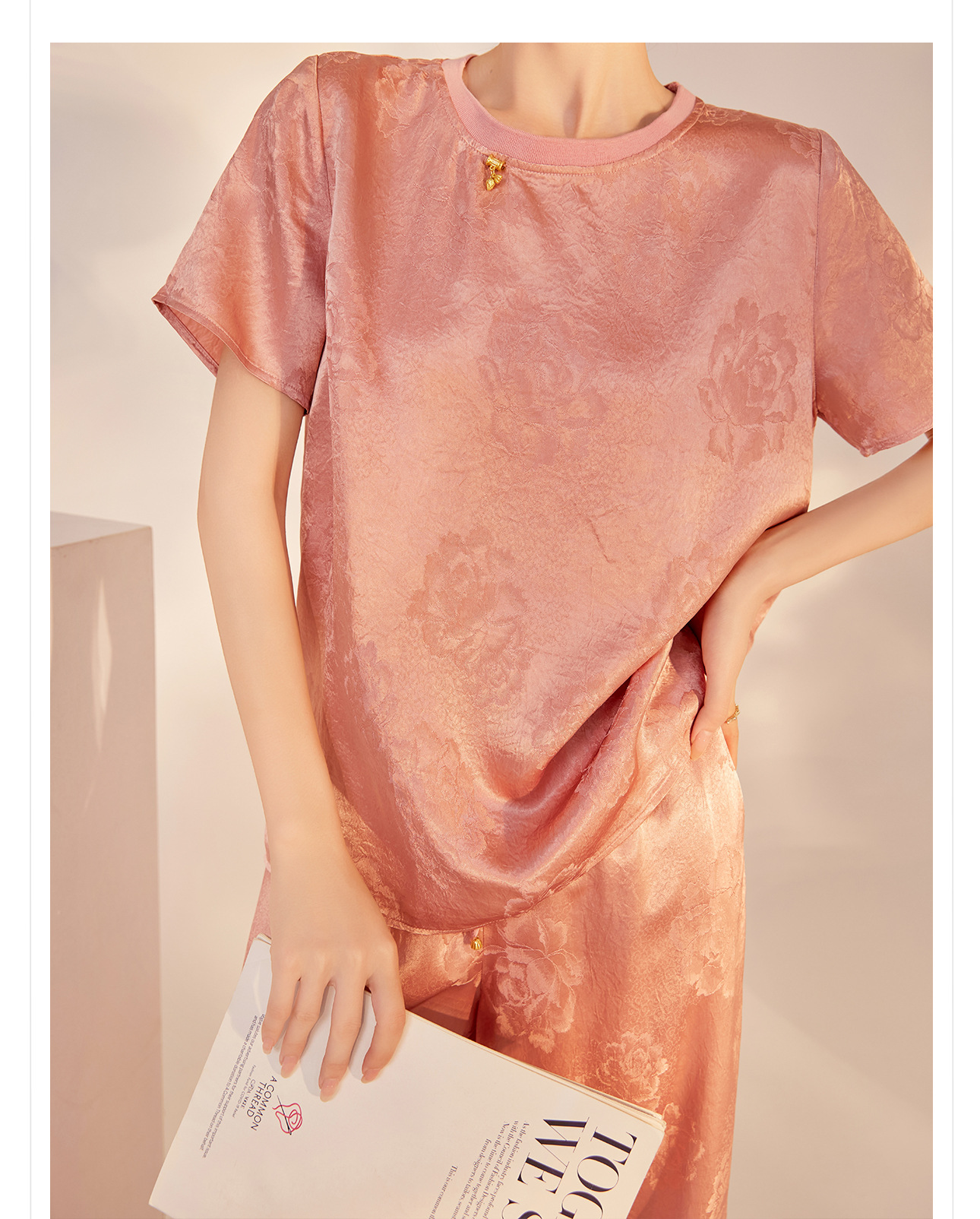 Áo kiểu Trung Quốc mới tay ngắn thêu hoa văn jacquard vải acetate thon gọn — Màu đen, Màu vàng, Màu hồng, Màu mơ chi tiết 15
