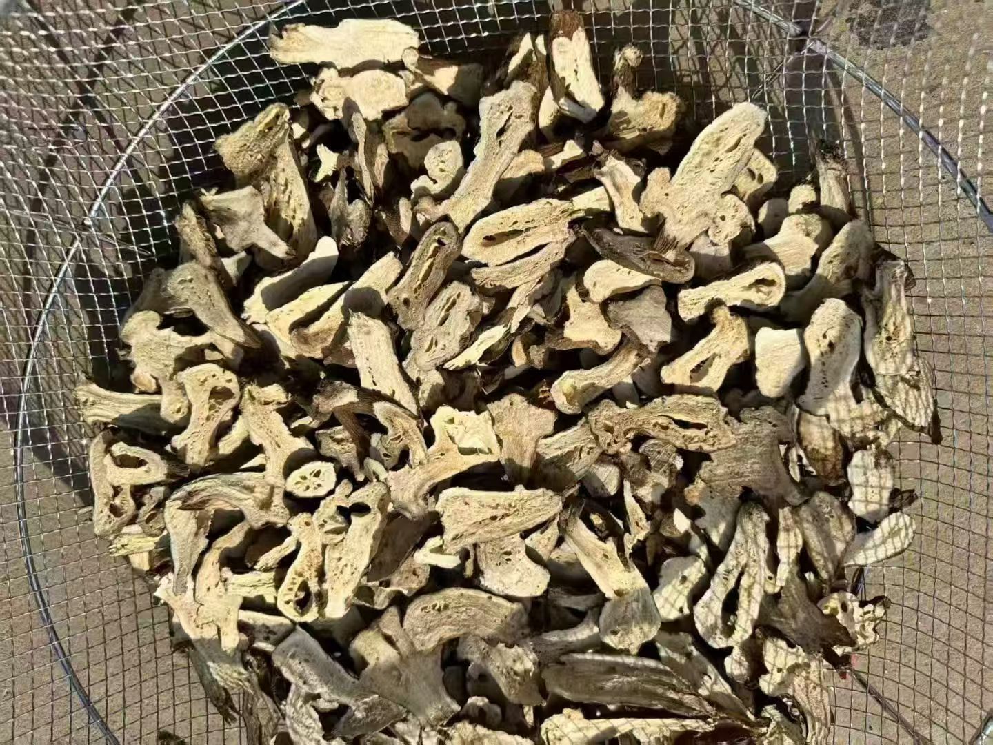 White Atractylodes Rhizome Bai Zhu Sliced Dried Herb 500g for Decoction and Soup key features