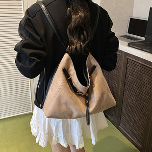 �n����Ƥ�qһ���౳�p���Ů2025�ﶬ�¿�r�����Іμ��б�����
