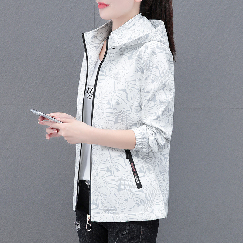 Woodpecker Short Jacket for Women, Spring and Autumn 2026 New Style, Fashionable and Stylish Early Autumn Top for Middle-Aged Moms