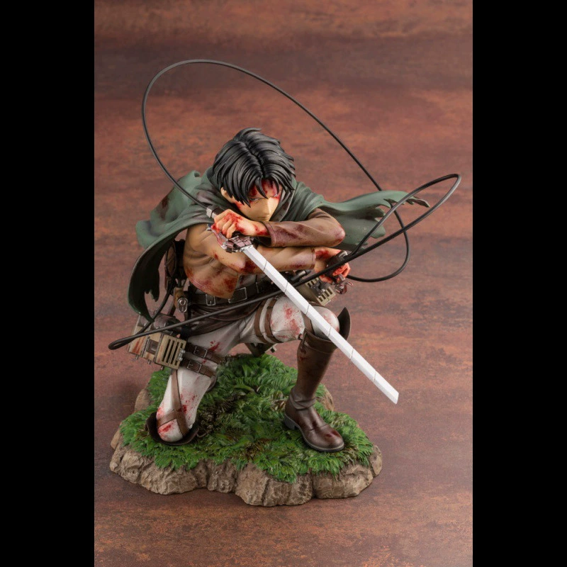 Фигурка (Kotobukiya) Атака на Титанов капитан Леви — поза держит под боем, PVC, 18 см