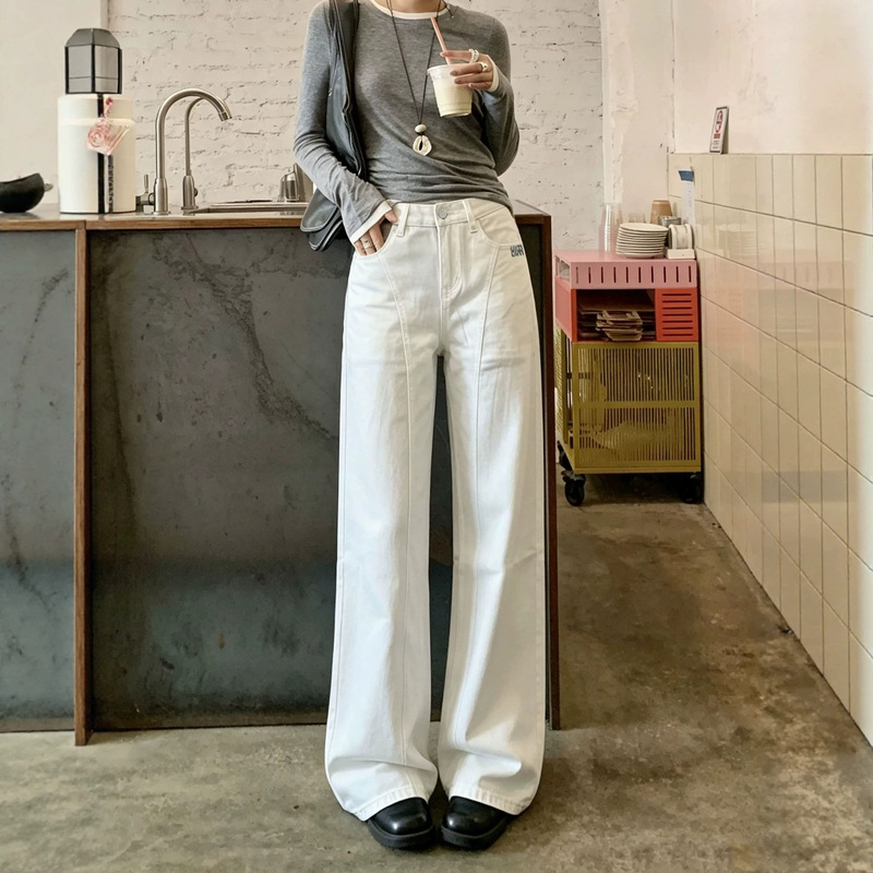 Korean-style, three-dimensional cut, straight-leg jeans for women, featuring autumn/winter pocket embroidery, a fashionable and slimming design, and a versatile high-waisted, long-leg style Korean-style, three-dimensional cut, straight-leg jeans for women, featuring autumn/winter pocket embroidery, a fashionable and slimming design, and a versatile high-waisted, long-leg style
