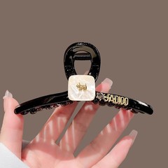 金标小狗字母抓夹女高级感2025新款盘发鲨鱼夹后脑勺大号发夹发饰