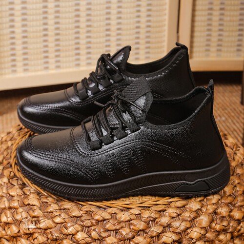 Leisure Women's Leather Waterproof Oil-Resistant Full Black Slip-Resistant Work Shoes for Women Running Shoes Lightweight Soft Sole Sports Shoes for Women