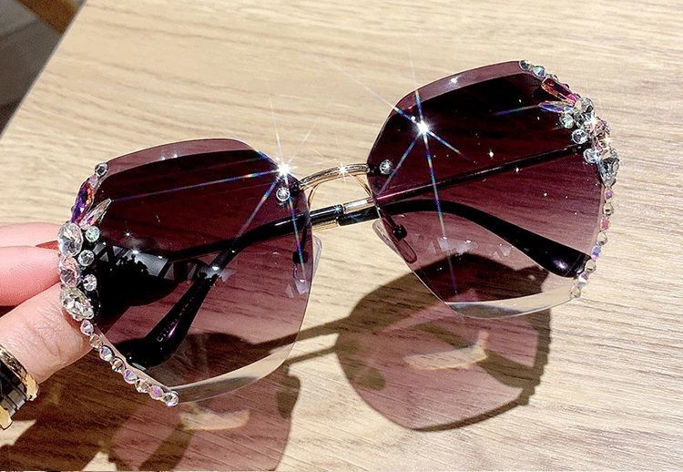 2022 New UV Sun Protection, Diamond Embedding, Rhinestone Sunglasses for Women:_voghion.com