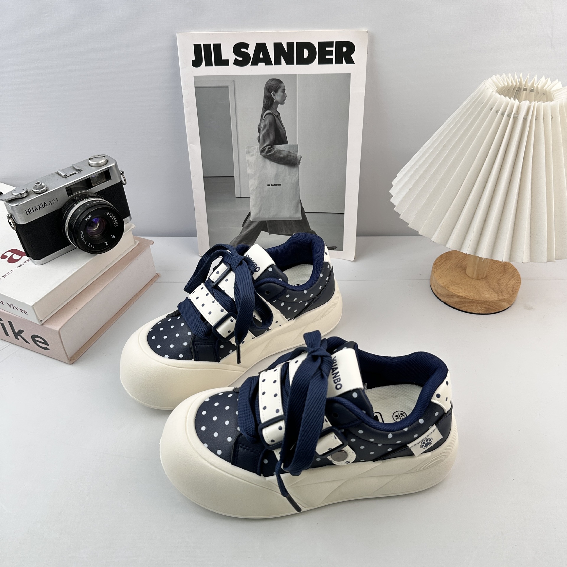Yuanbo zapatos blancos de mujer leche fu fu zapatos de pan de cabeza grande estudiantes ociosos de soleas gruesas otoño y invierno zapatos casuales universales