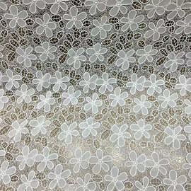 厂家直批 雪纺双皱镂空花朵绣花布 高级感礼服婚纱满幅花边布料