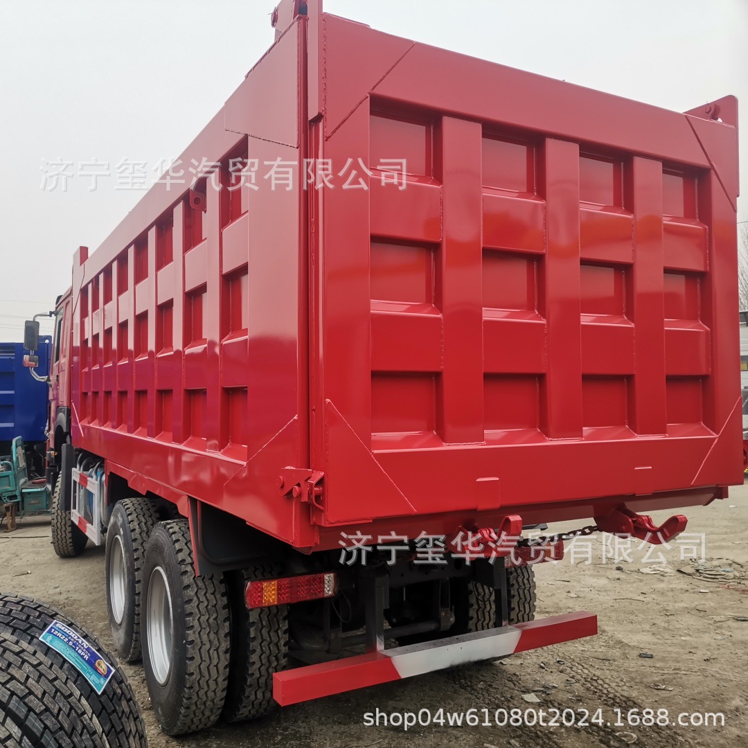 Long-Term Export of Howo Self-Loading Engineering Vehicles, 375-Horsepower Dump Trucks, and Eight-Wheel Dump Trucks for Transporting Soil and Gravel