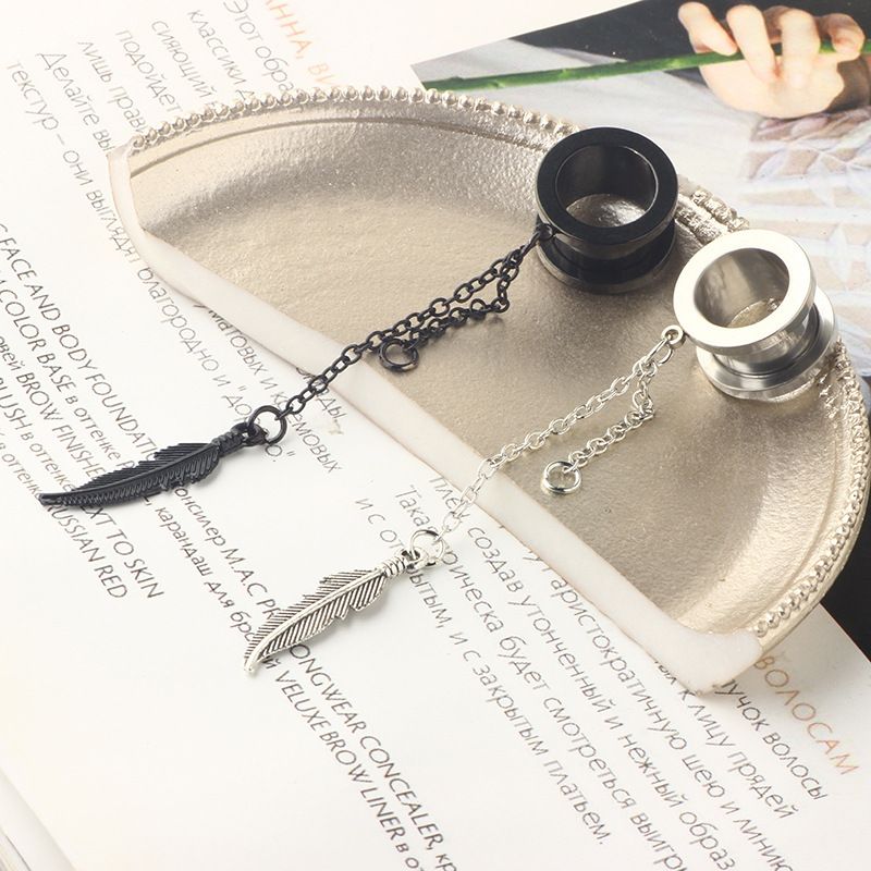 Pointed titanium steel lip stud product view
