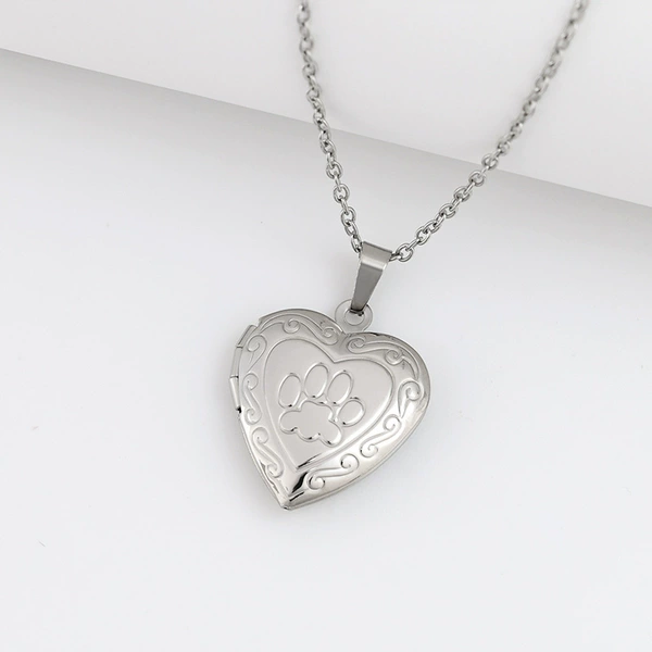 Steel necklace heart shaped, 23mm