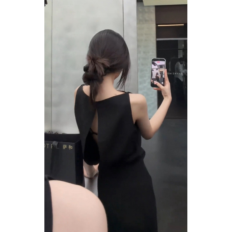 French Hepburn-Style Sleeveless Dress with Cutout Back for Women, High-End, Waist-Cinching, Slimming Long Dress