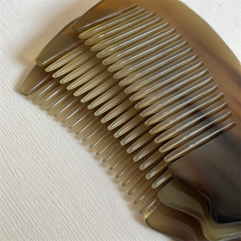 Natural Horn Peach Heart Comb Small Fish Comb Textured Craft Comb Thick Gift Box Comb 10-15CM specifications