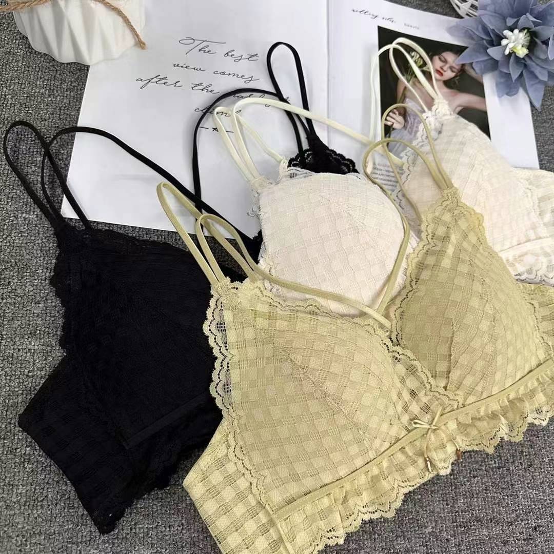 Nuevo sujetador de encaje francés de moda de encaje jacquard transpirable y cómodo ajustable anti-caída se reúne en tres filas de botones