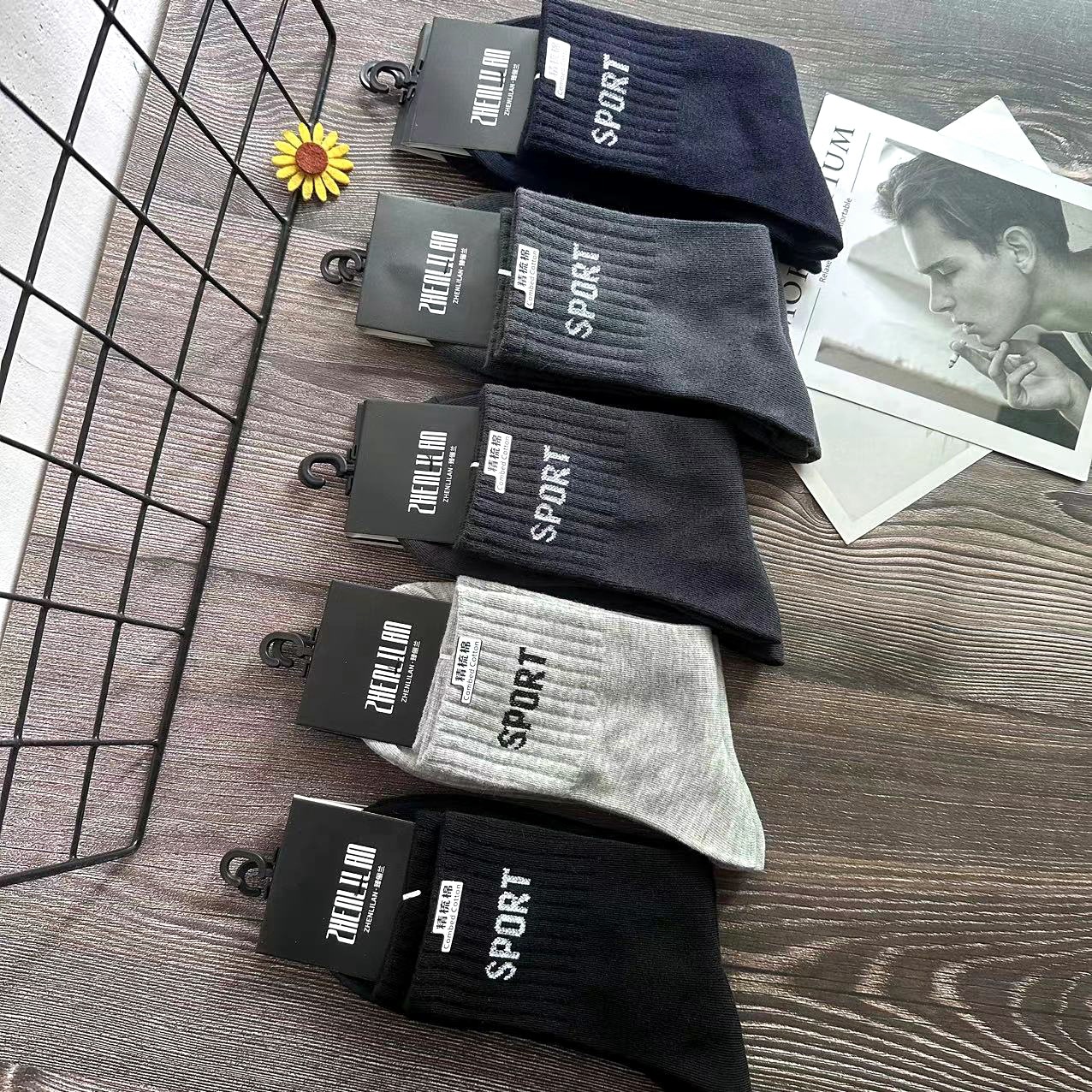 Calcetines Zhuji Calcetines de tubo de otoño e invierno para mujer Calcetines de mujer torque retro Calcetines de algodón Calcetines deportivos de otoño para hombres y mujeres Calcetines al por mayor