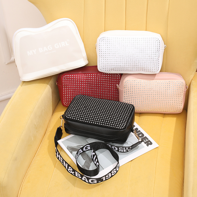 潮流女包铆钉休闲小方包女2023时尚小众单肩斜跨包链条包一件代发