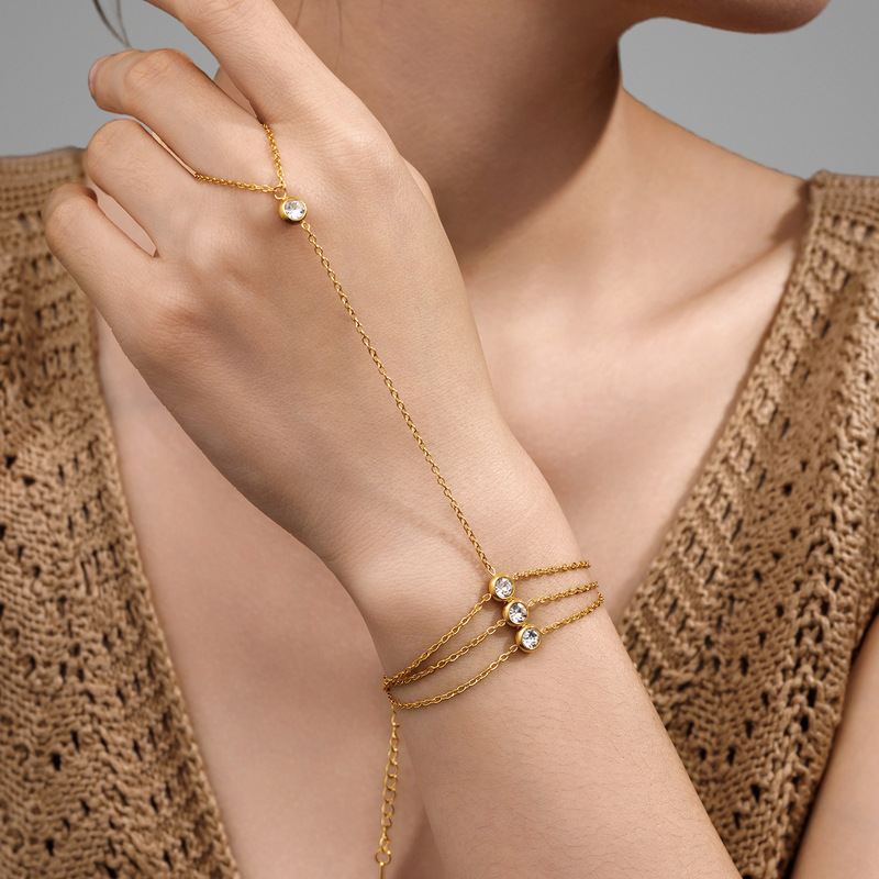 Dongguan Titanium Steel Jewelry Wrist Chain Finger Chain with Sparkling Diamonds, High-End Feel, Non-Fading, Cross-Border European and American Style Bracelet for Women, Customizable