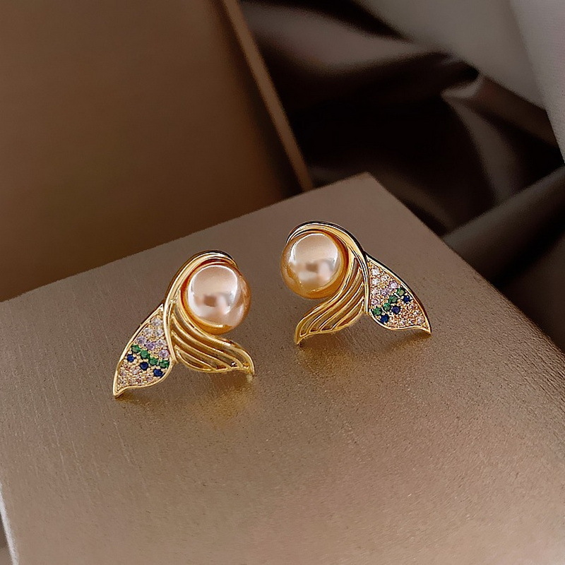8g Weight Electroplating Gold Plating Process Alloy Ear Needle Material KC Golden Plated Plating Material Earrings, Ear Studs Classification 1 Pair Quantity Casual, Daily Occasion Alloy Material Animal, Star, Moon, Wings, Horse Pattern Women's Gender Simple Style Style Plating Craft 1 Pair Simple Style Animal Star Moon Alloy Women's Earrings Ear Studs 12