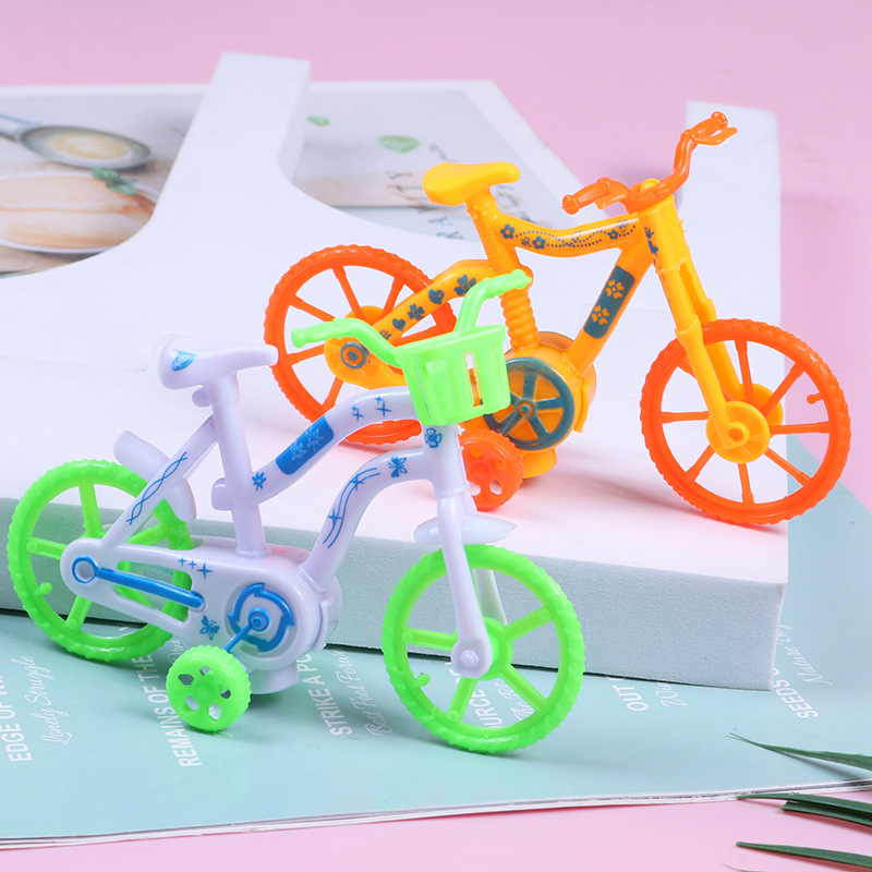 Bicicleta de retroceso de color creativo Mini dibujos animados para niños Bicicleta de retroceso Juguete de motocicleta Regalo de jardín de infantes