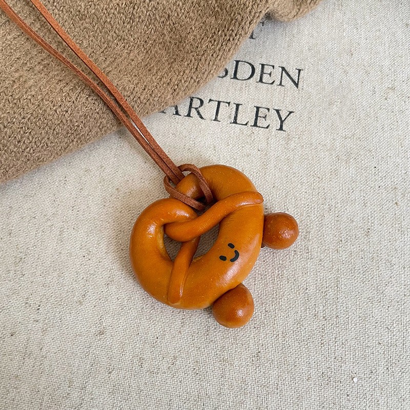 Nuevo estilo de cuero chino, colgante, collar de borlas, estilo étnico femenino, cadena de suéter retro de nicho, moda, artículos de alta gama