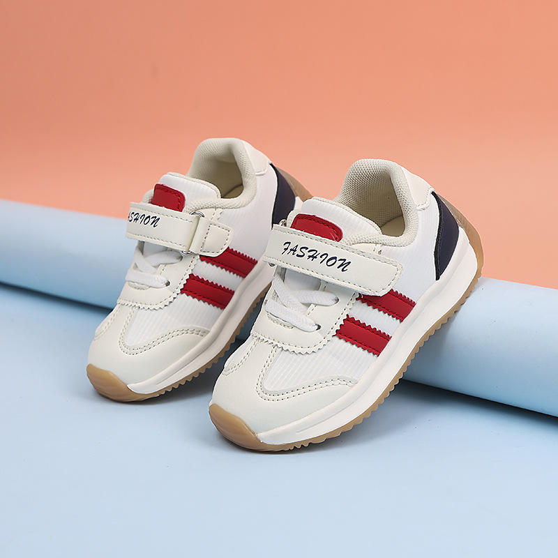 832 파란색과 빨간색 가죽