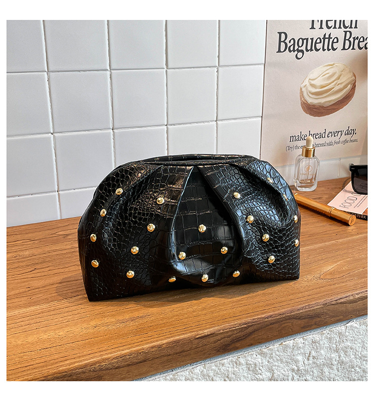 Nueva moda simple versátil de tendencia transfronteriza hombro de un solo clip de brazo de clavos de hongos plegados bolsos de mano bolsos de mujer