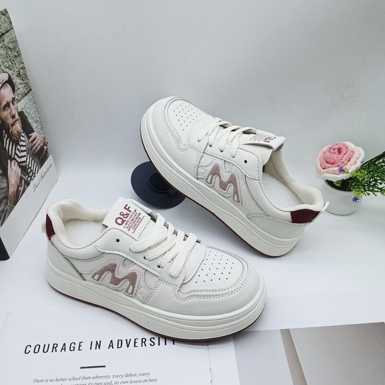 2025 nuevos zapatos deportivos de mujer estudiantes cómodos zapatos de moda coreanos de escuela secundaria casual cómodos zapatos de mujer resistentes al desgaste