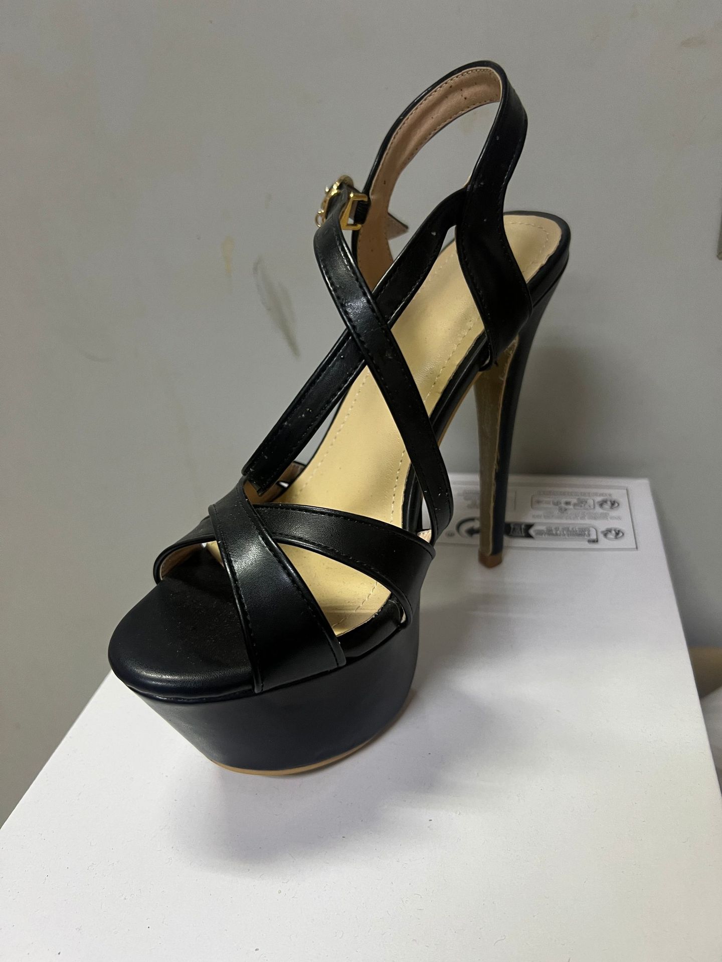 Tacones transfronterizos Amazon pole dance tacón de aguja europea y americana Correa plataforma Sandalias de tacón alto temperamento