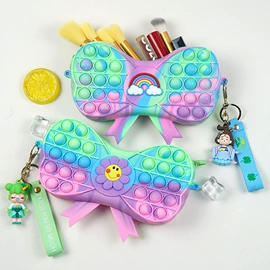 钥匙扣及钥匙扣配件;零钱包;收纳袋收纳包