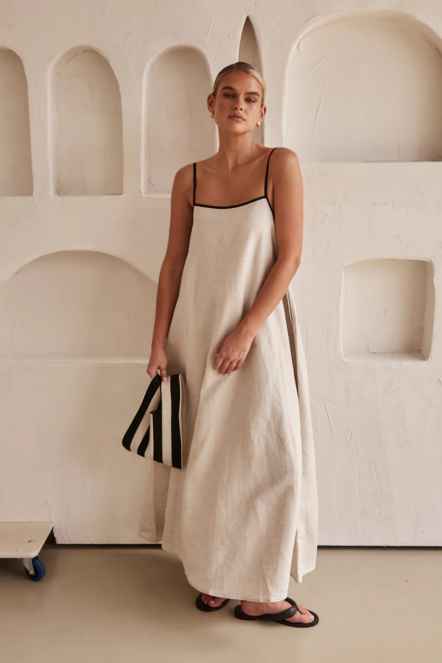 Women's Swing Dress Simple Style Boat Neck Sleeveless Solid Color Maxi Long Dress Daily display picture 8