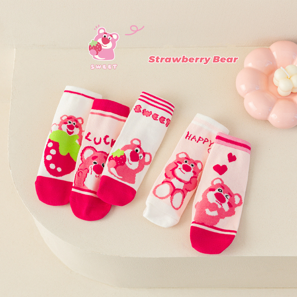 クロミの女の子の靴下の秋の新商品の学生の甘い子供の靴下の韓国版の赤ちゃんのサンリオの中筒の綿の靴下の卸売り