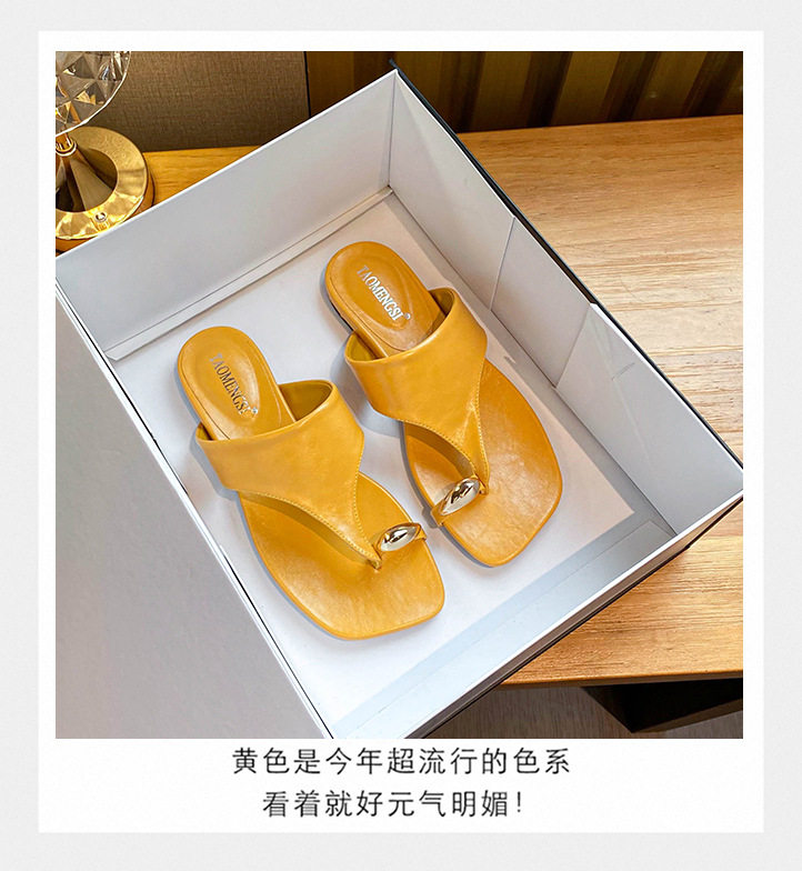 Dép sandal nữ quai ngang xỏ ngón mũi vuông đế bằng — Màu trắng, Màu vàng, Màu đen chi tiết 10