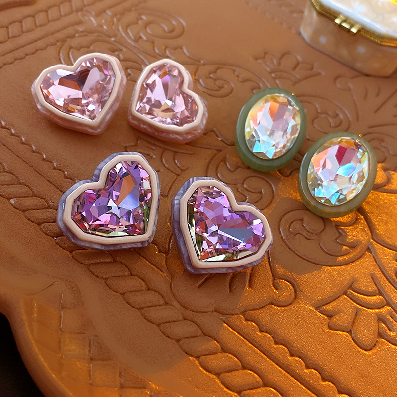 Simple Style Shiny Oval Heart Shape Resin Plating Inlay Artificial Crystal Women's Ear Studs display picture 4