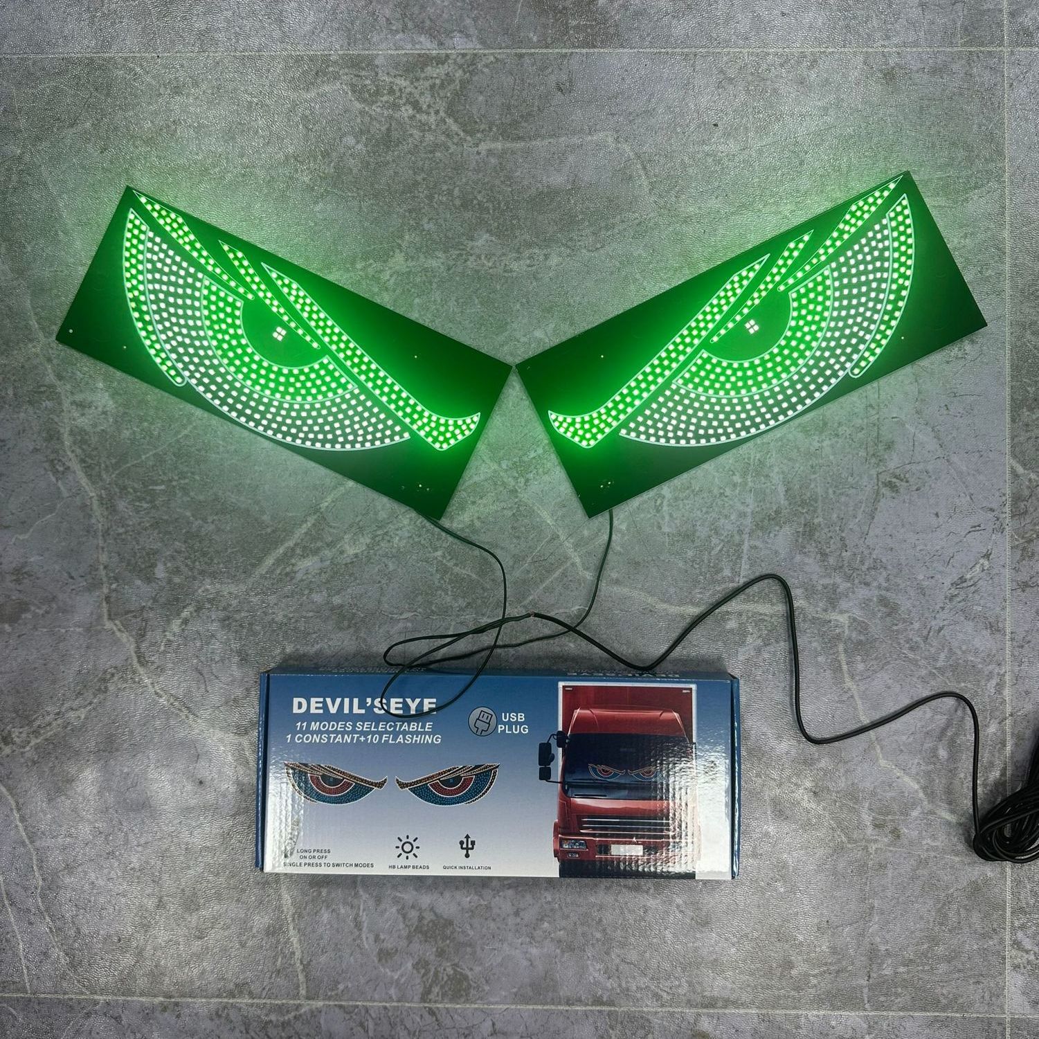 Dynamic Devil Eye Light Etiqueta engomada del coche Pantalla LED Camión Coche Lámparas de cristal delanteras y traseras