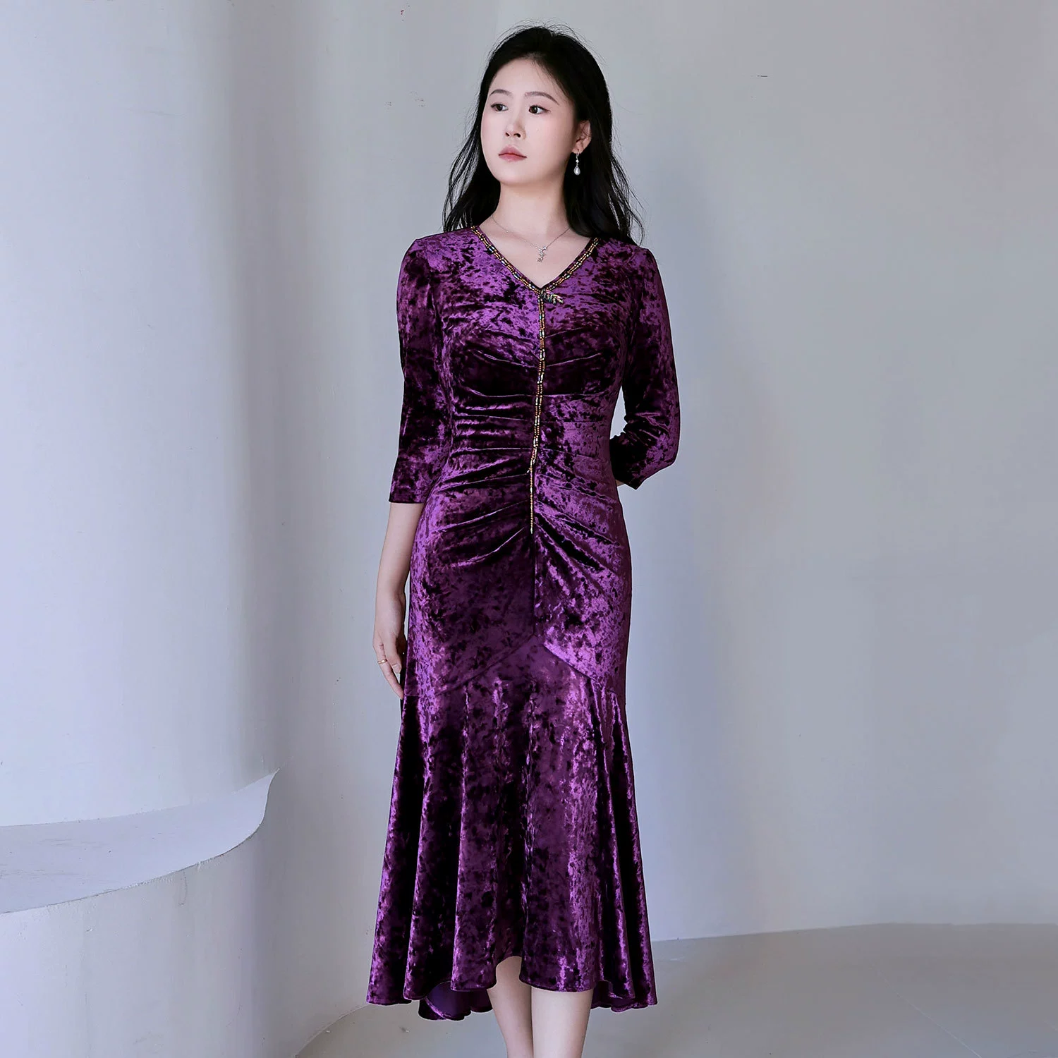 Шэньчжэнь высокого класса банкетное платье среднего и пожилого возраста осенний и зимний бархат