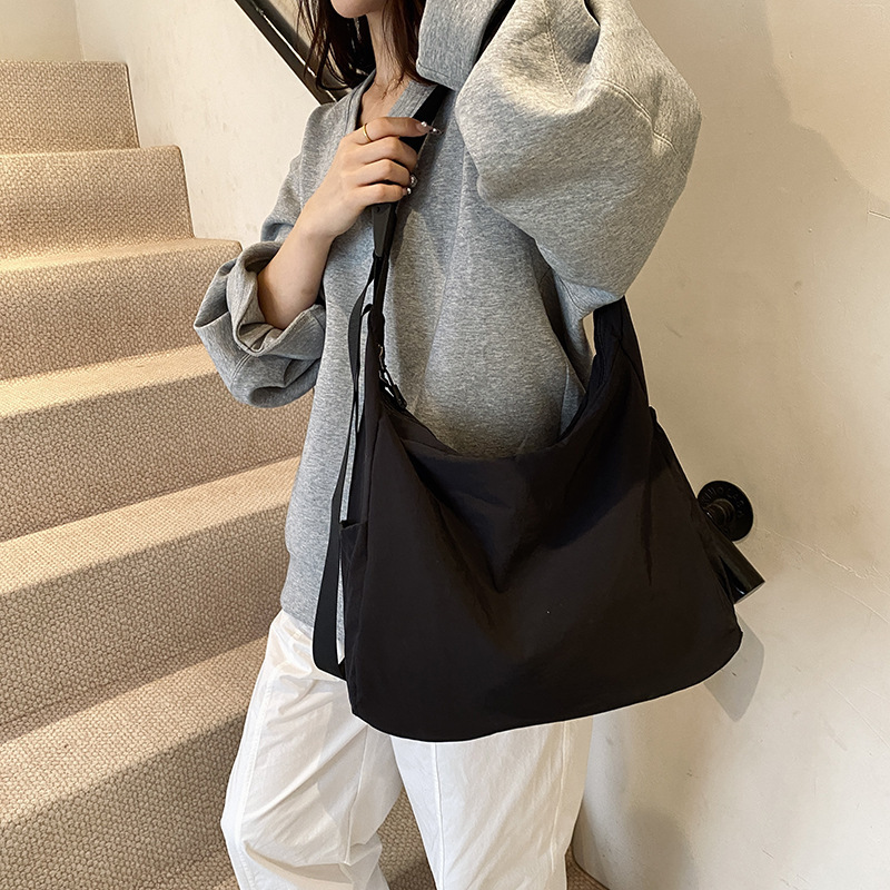 Retro capacious Japanese waterproof nylon shoulder bag one shoulder