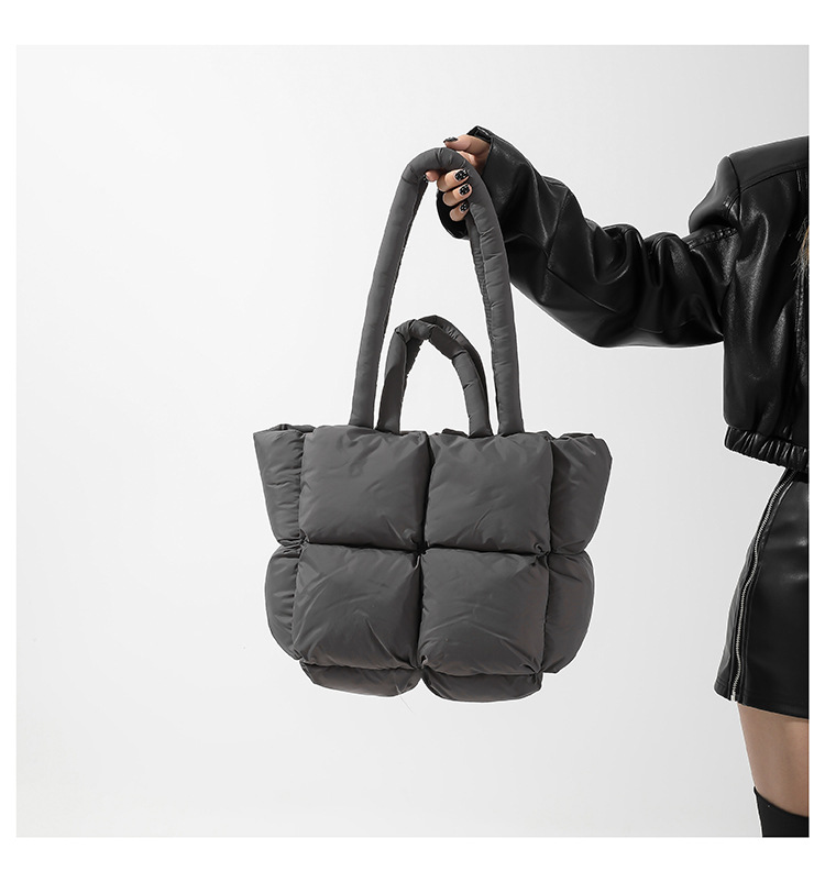 Neue Daunentasche, Baumwollkleidung, Damentasche, einfache, mit Baumwolle gefüllte Weltraumtasche, Einkaufstasche, weiche, karierte tragbare Umhängetasche_voghion.com