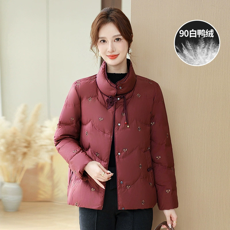2024 Пуховик для мам, зимнее пальто для женщин среднего и старшего возраста, 90% белый утиный пух, вышитый в китайском стиле.